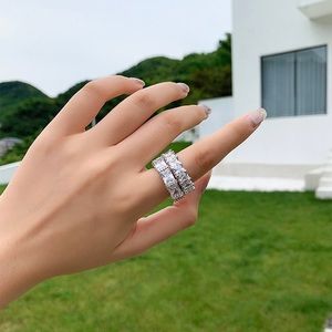 cubic zirconia ring (amazingly detailed)